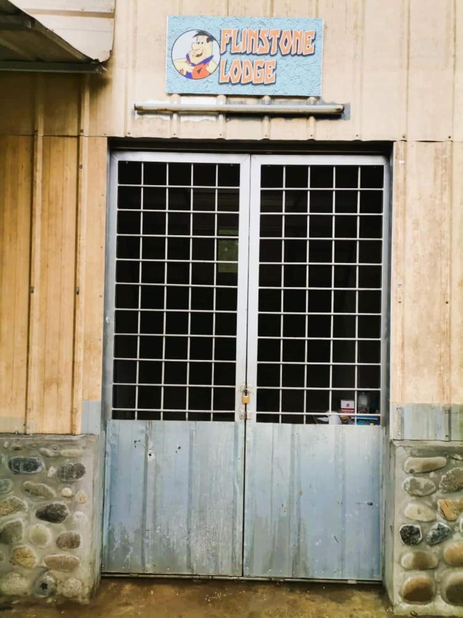 Oyo Home 90491 Flinstone Lodge Kota Kinabalu Exterior foto
